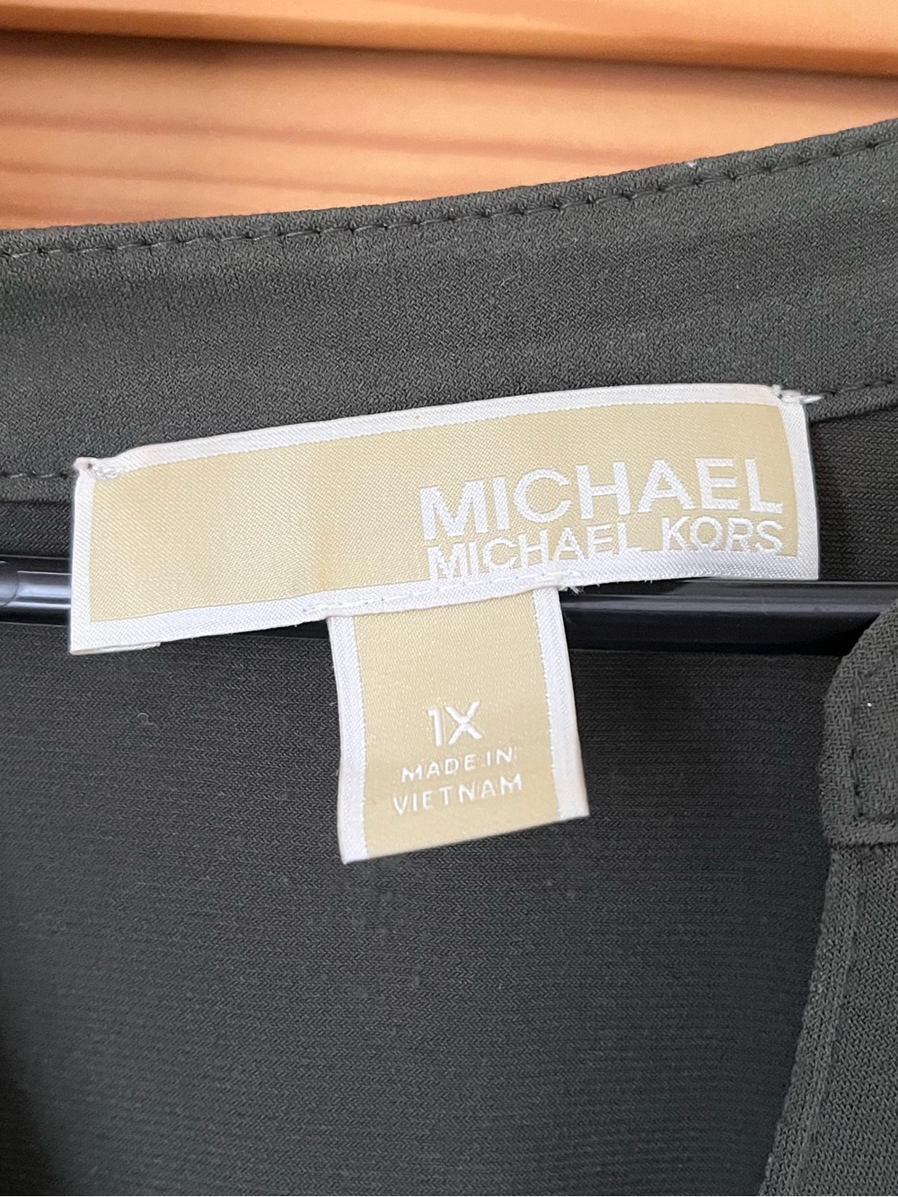 Michael by Michael Kors Green Zip-Front Top with Roll-Tab Sleeves 1x - Picture 3 of 3